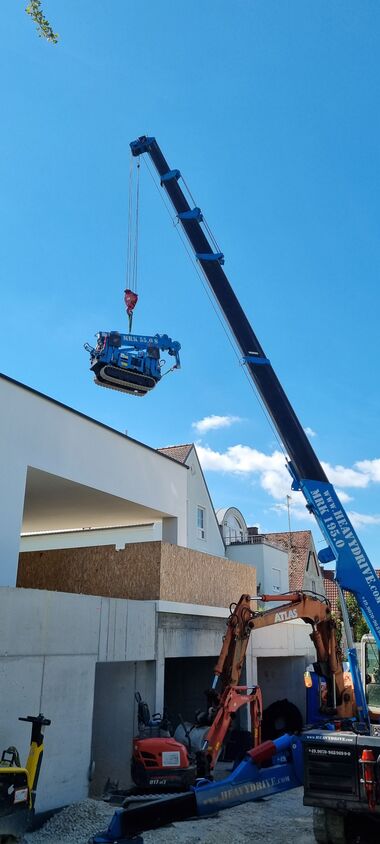 Lifting the MRK 55.0 S and the glass pane.