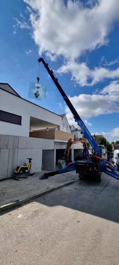 Lifting the MRK 55.0 S and the glass pane