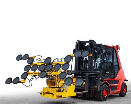 Use of a 7-axis forklift manipulator with a VSG 1000 KMH for the installation of large-format façade panes weighing up to 900 kg. Image rights: Heavydrive.com
