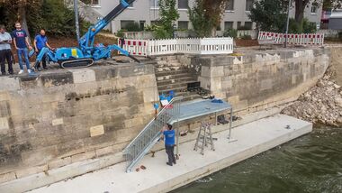 The MRK 86.0 precisely transports the elements along the bank wall. Image rights: Heavydrive.com