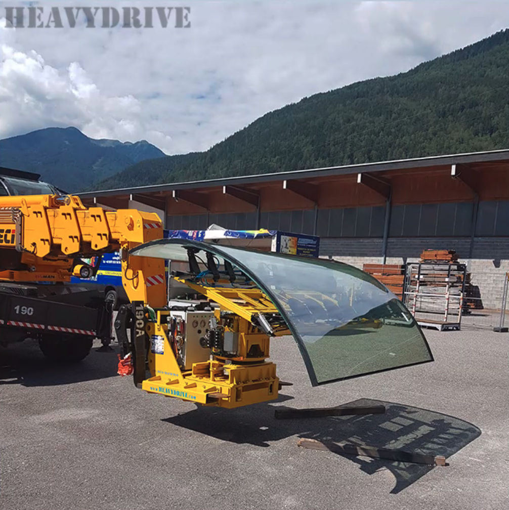 The Heavydrive 7-axis manipulator with curved glass pane