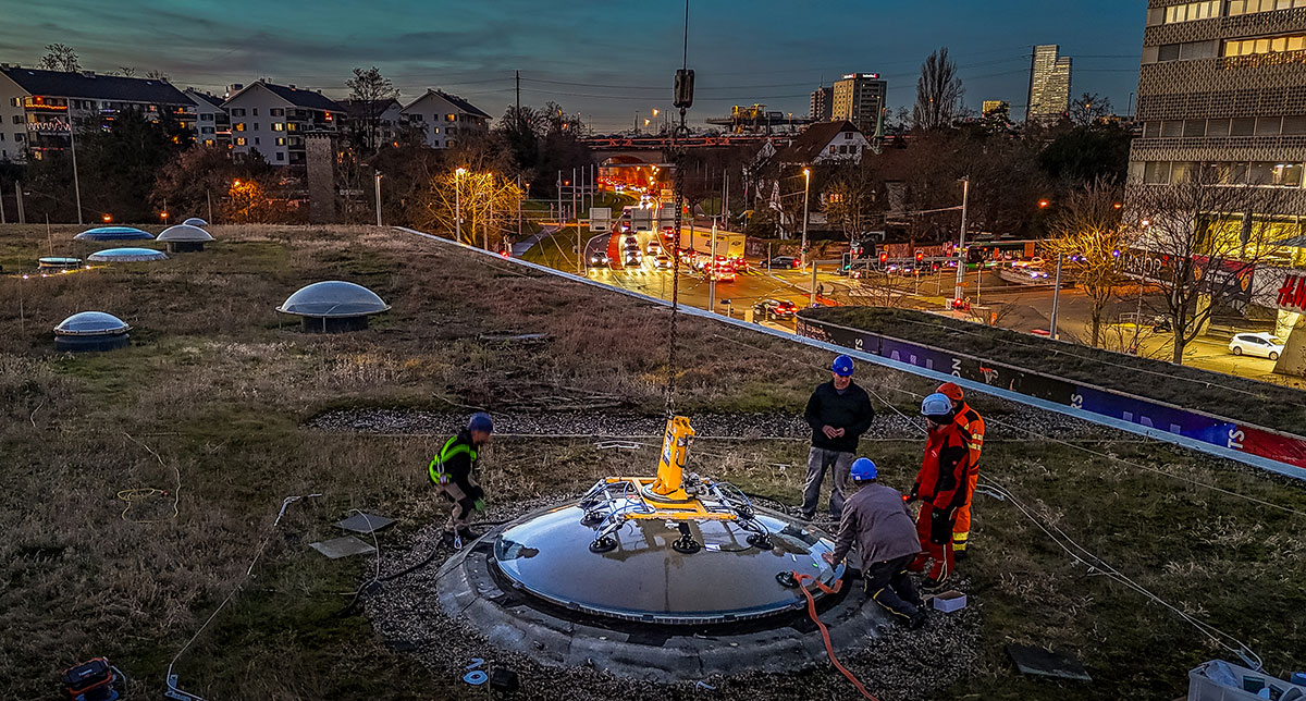 Positioning of a glass dome with millimetre precision on the roof of St. Jakobshalle in Basel
