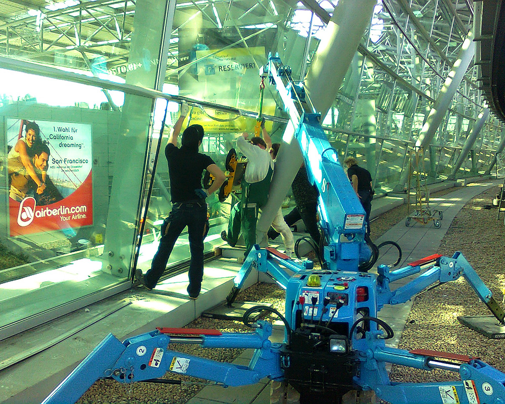 MRK 55.0 V2 assembly crane with a capacity of 1.7 tonnes and sensor monitoring | MRK 55.0 V2 assembly crane with a capacity of 1.7 tonnes and sensor monitoring