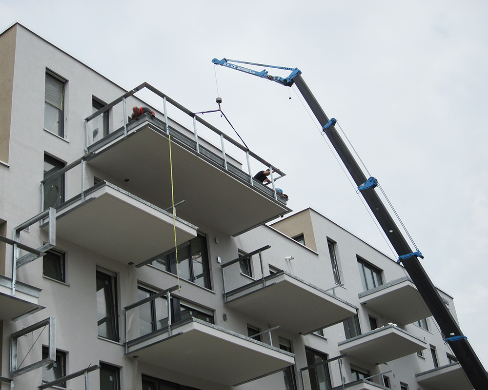 Balcony installation with the MRK mini crane | Balcony installation with the MRK mini crane