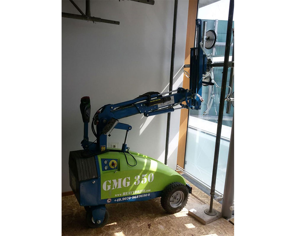 Indoor Glazing with glass assembly device | Indoor Glazing with glass assembly device